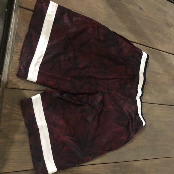 Mens basketball shorts - Picture 2 of 4